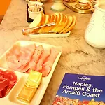 A Casa Di Mamma Bed and Breakfast Νάπολη