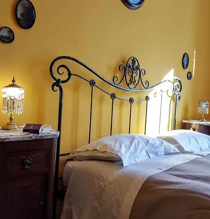 Alojamento de Acomodação e Pequeno-almoço A Casa Di Mamma 4*
