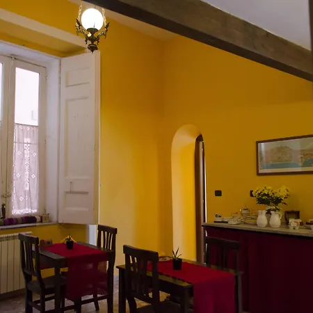 Alojamento de Acomodação e Pequeno-almoço A Casa Di Mamma Nápoles