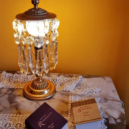 Alojamento de Acomodação e Pequeno-almoço A Casa Di Mamma Nápoles