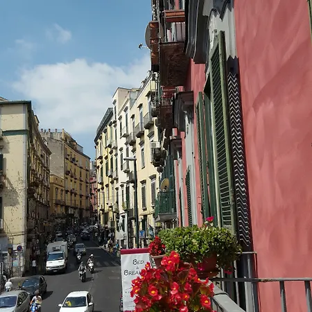 לינה וארוחת בוקר A Casa Di Mamma נאפולי